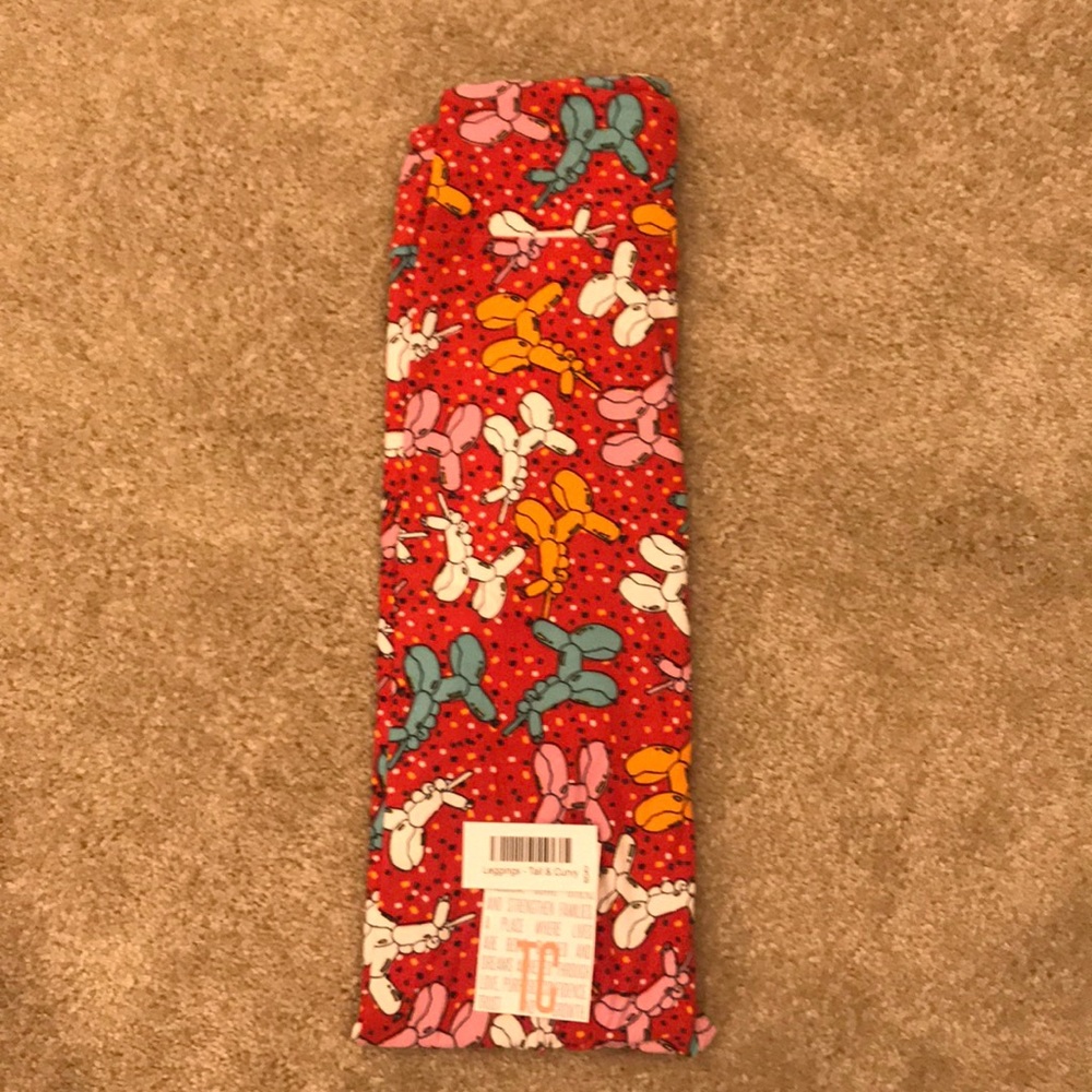 Tall & Curvy LuLaRoe Birthday Leggings. RARE